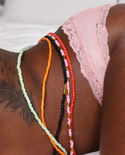 Load image into Gallery viewer, Waist Beads / African Waist Chain - ADU - White / red (elastic)