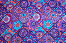 Lade das Bild in den Galerie-Viewer, 6 Yards - Afrikanischer Druckstoff - Lila &amp; Hellblau Mandala Patchwork - 100% Baumwolle

