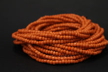 Lade das Bild in den Galerie-Viewer, Taillenperlen / Afrikanische Taillenkette - BENIN - Orange (elastisch)
