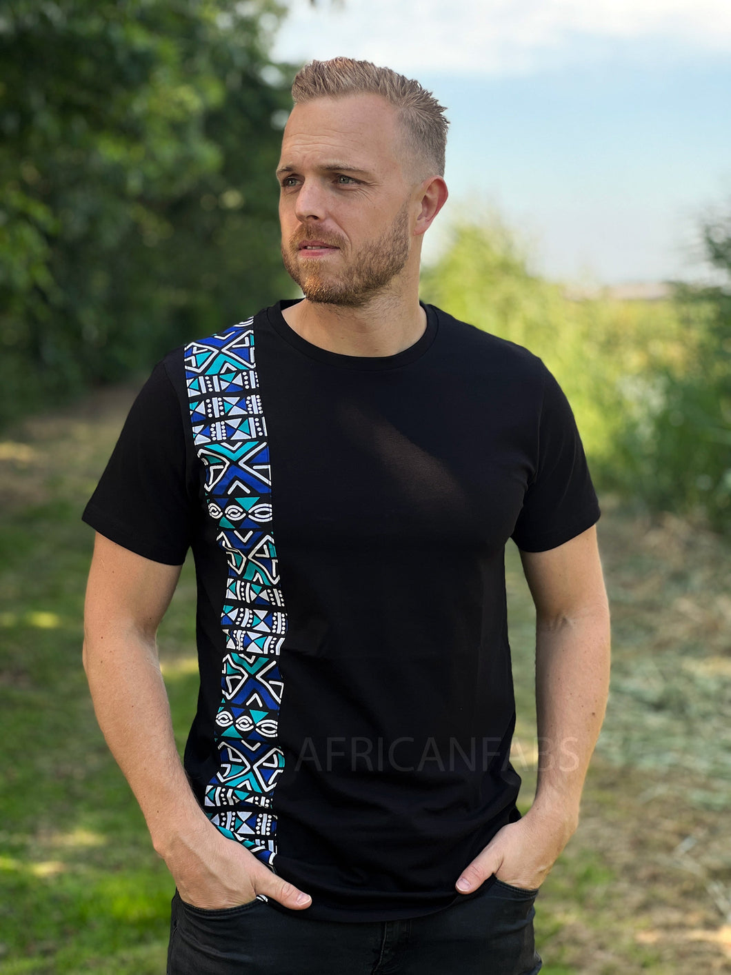 T-shirt with African print details -  blue / turquoise bogolan band