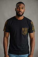 Load image into Gallery viewer, T-shirt with African print details - Yellow Bogolan pocket
