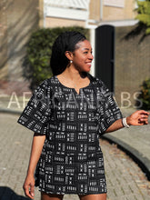 Lade das Bild in den Galerie-Viewer, Black Bogolan Dashiki Shirt / Dashiki Dress - African print top - Unisex
