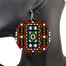 Afbeelding in Gallery-weergave laden, Red Green Samakaka print Earrings - African Samacaca drop earrings
