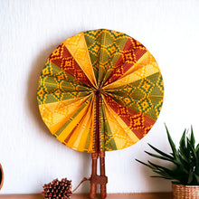 Lade das Bild in den Galerie-Viewer, African Hand fan - Ankara print Hand fan - Kofi - Yellow / red
