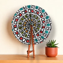 Lade das Bild in den Galerie-Viewer, African Hand fan - Ankara print Hand fan - White Black Abimbola
