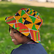 Lade das Bild in den Galerie-Viewer, Bucket hat / Fischerhut mit afrikanischem Aufdruck – Gelber Kente – Kinder- und Erwachsenengrößen (Unisex)
