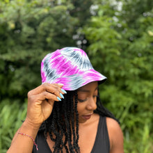 Charger l&#39;image dans la galerie, Chapeau bob / Chapeau de pêcheur à imprimé africain - Tie Dye violet - Tailles enfants et adultes (unisexe)
