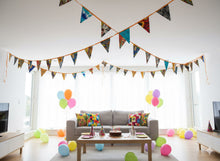 Charger l'image dans la galerie, Guirlandes de fanions en tissu à imprimé africain - Ruban orange - 5 mètres
