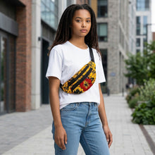 Lade das Bild in den Galerie-Viewer, Afrikanische Print-Gürteltasche - Gelb / roter Blumenmuster - Ankara Bauchtasche / Gürteltasche / Festival-Tasche mit verstellbarem Riemen
