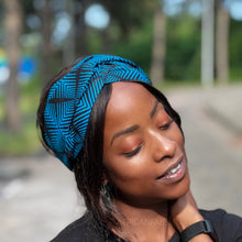 Lade das Bild in den Galerie-Viewer, Haarband mit afrikanischem Aufdruck (lose Passform) – Erwachsene – Haarschmuck – Blaues Bogolan
