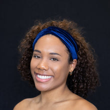 Lade das Bild in den Galerie-Viewer, Blue Headband Velvet - Adults - Hair Accessories
