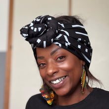 Lade das Bild in den Galerie-Viewer, African Black / white Bogolan / mud cloth headwrap
