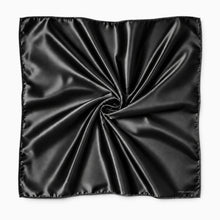 Afbeelding in Gallery-weergave laden, Zwarte Satijnen Vierkante Sjaal / Bandana / Hoofddoek 90 x 90 cm

