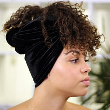 Lade das Bild in den Galerie-Viewer, Velvet headwrap / velvet turban - Black
