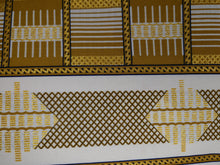 Lade das Bild in den Galerie-Viewer, 6 Yards – Afrikanischer Druckstoff – Exklusive verzierte Glitzereffekte, 100 % Baumwolle – KT-3085 Kente Gold White
