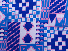 Lade das Bild in den Galerie-Viewer, 6 Yards – Afrikanischer Druckstoff – Exklusive verzierte Glitzereffekte, 100 % Baumwolle – KT-3124 Kente Blue Pink
