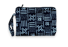 Afbeelding in Gallery-weergave laden, African print Makeup pouch / Pencil case / Cosmetic Bag / Coin Purse -  Black / white X Bogolan
