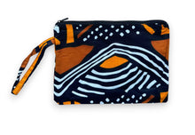 Charger l&#39;image dans la galerie, Pochette de maquillage imprimé africain / Étui à crayons / Sac cosmétique / Porte-monnaie - Marron / orange Bogolan
