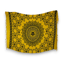 Lade das Bild in den Galerie-Viewer, Sarong / Pareo - Strandbekleidungs-Wickelrock - Gelb / schwarzes Mandala
