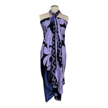 Charger l'image dans la galerie, Sarong / pareo - Beachwear wrap skirt - Purple / black flower
