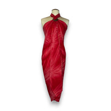 Lade das Bild in den Galerie-Viewer, Sarong / Pareo - Strandbekleidungs-Wickelrock - Batik Rot
