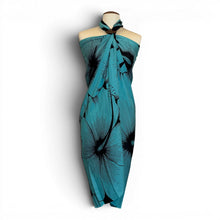 Charger l'image dans la galerie, Sarong / pareo - Beachwear wrap skirt - Turquoise Black Hibiscus Breeze
