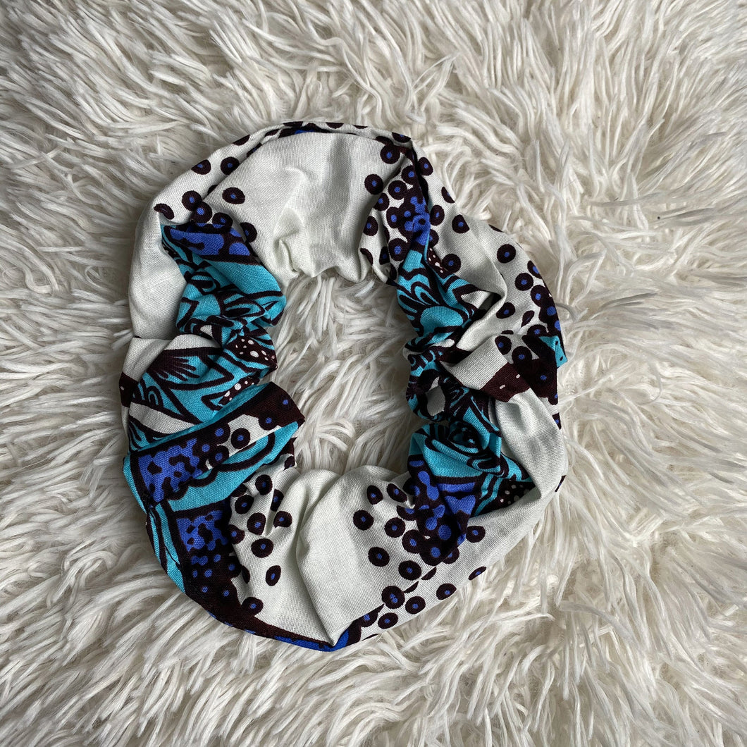 Afrikaanse print Scrunchie - XL Haaraccessoires - Wit/blauw