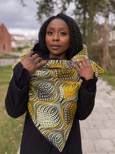 Afbeelding in Gallery-weergave laden, African print Winter scarf for Adults Unisex - Yellow Waves
