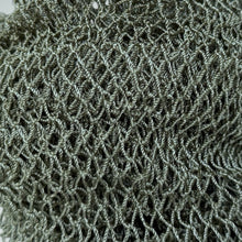 Lade das Bild in den Galerie-Viewer, Afrikanischer Netzschwamm / Afrikanisches Peelingnetz / Sapo-Schwamm - Olivgrün
