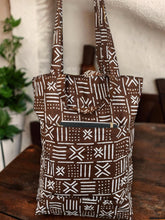 Afbeelding in Gallery-weergave laden, Shopper bag with African print - Brown X Bogolan - Reusable Cotton Tote Bag
