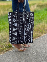Load image into Gallery viewer, Shopper bag with African print - Black / white bogolan - Reusable Shopping Bag made of cotton

