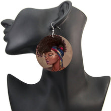 Afbeelding in Gallery-weergave laden, Girl with Glasses | African inspired earrings
