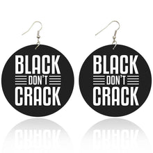 Afbeelding in Gallery-weergave laden, Black don&#39;t Crack | African inspired earrings
