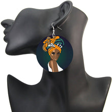 Charger l&#39;image dans la galerie, Fille avec bandeau | Boucles d&#39;oreilles d&#39;inspiration africaine
