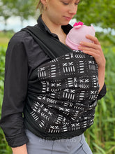 Load image into Gallery viewer, African Print Baby Carrier / Baby sling / baby wrap - Black / white mud
