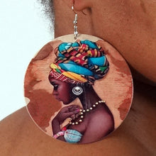 Afbeelding in Gallery-weergave laden, Afrika geïnspireerde houten oorbellen | Afrikaanse vrouw
