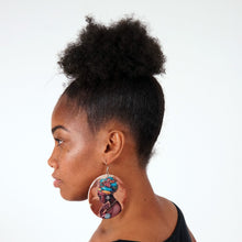 Afbeelding in Gallery-weergave laden, Afrika geïnspireerde houten oorbellen | Afrikaanse vrouw

