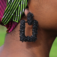 Afbeelding in Gallery-weergave laden, Black Medium Chunky Metal Geometric Drop Earrings

